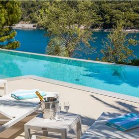 Luxury 6 Bedroom Brac Island Beach Front Villa With Heated Infinity Pool and lift near Sumartin sleeps 12